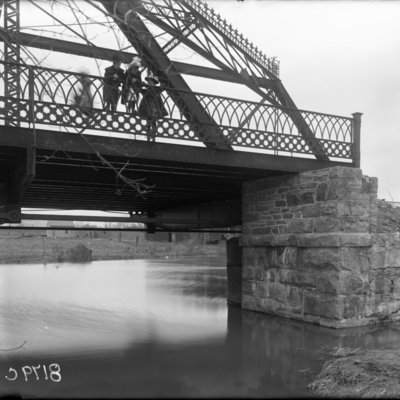 http://mediahistoricarchives.org/source/Appleton/AP-8179-3.jpg