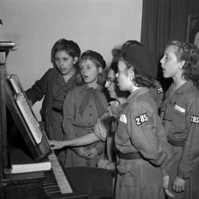 http://mediahistoricarchives.org/source/Zimmerman/ZM-2921.jpg