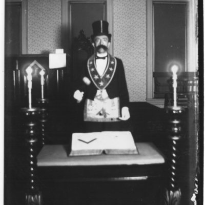 http://mediahistoricarchives.org/source/Appleton/AP-4011-2_PRINT.jpg
