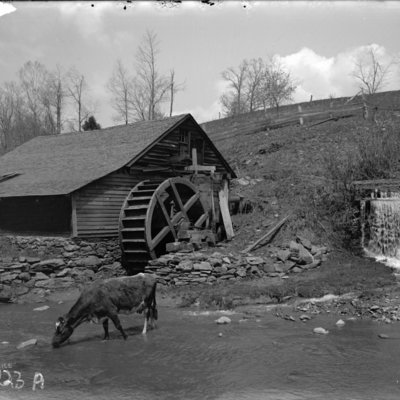 http://mediahistoricarchives.org/source/Appleton/AP-8223-1.jpg