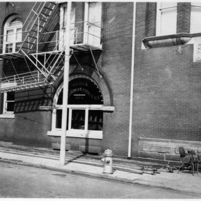 http://mediahistoricarchives.org/source/Lees/P-01033E.jpg