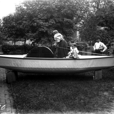 http://mediahistoricarchives.org/source/Appleton/AP-5110.jpg
