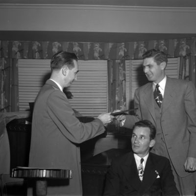 http://mediahistoricarchives.org/source/Zimmerman/ZM-2632.jpg