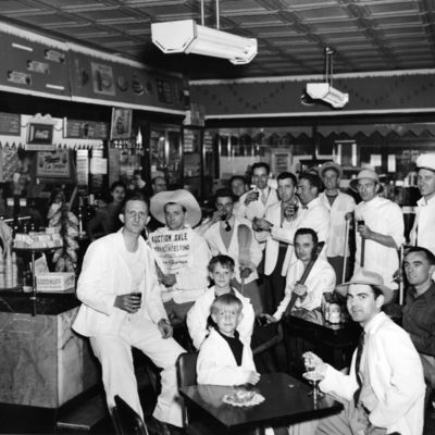 http://mediahistoricarchives.org/source/Zimmerman/ZM-1948-05.jpg