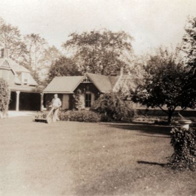 http://mediahistoricarchives.org/source/Lees/P-01481E.jpg