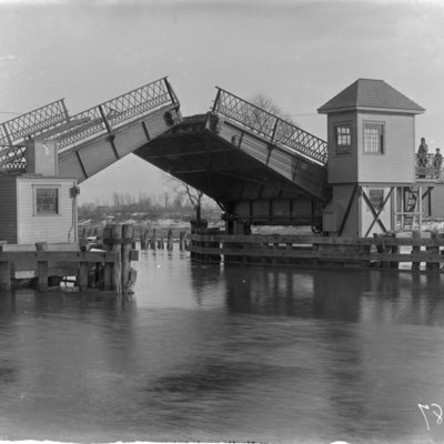 http://mediahistoricarchives.org/source/Appleton/AP-8021-2.jpg