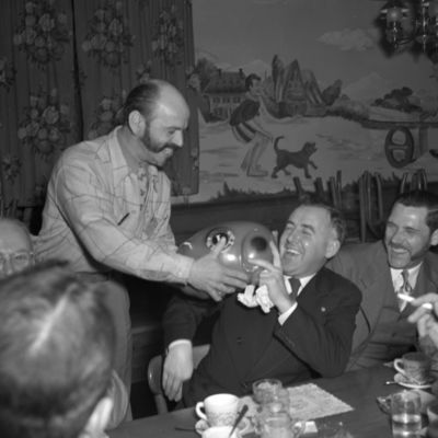 http://mediahistoricarchives.org/source/Zimmerman/ZM-2833.jpg