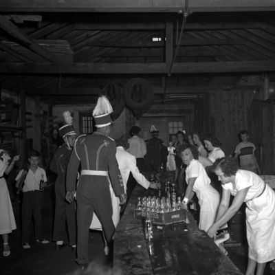 http://mediahistoricarchives.org/source/Zimmerman/ZM-3604.jpg