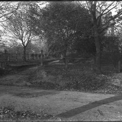 http://mediahistoricarchives.org/source/Appleton/AP-8013-1.jpg