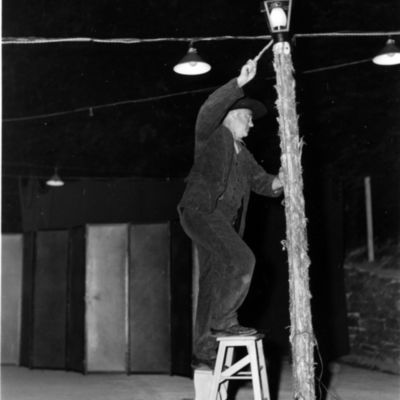http://mediahistoricarchives.org/source/Zimmerman/P-19195-33.jpg